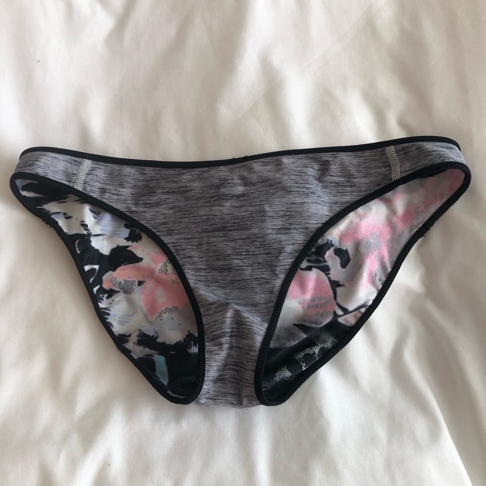 Reversible lululemon swimsuit bottoms 4